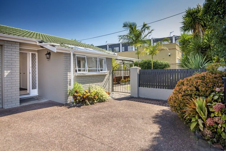 Photo of property in 2/23 Lomond Street, Takapuna, Auckland, 0622