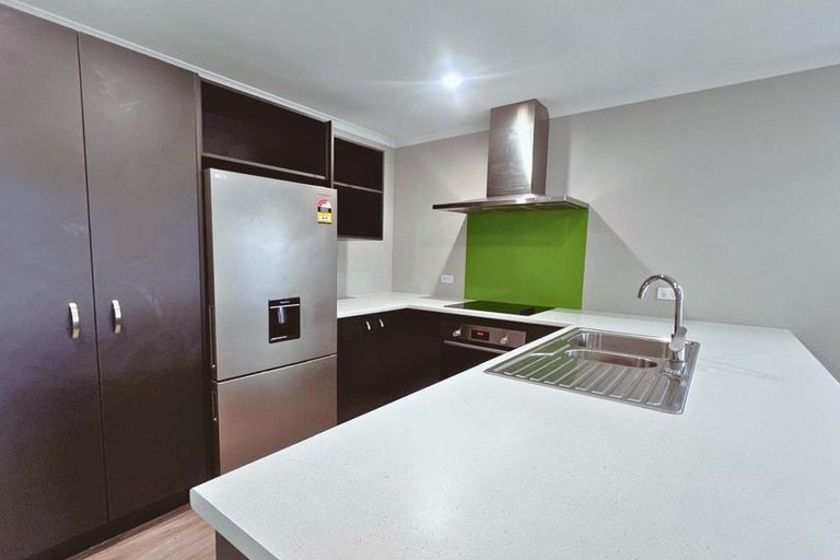 Photo of property in 16 Koru Loop, Paraparaumu, 5032