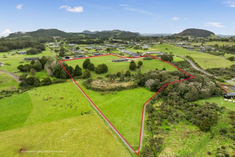 Photo of property in 13 Capstone Place, Te Kamo, Kamo, 0185