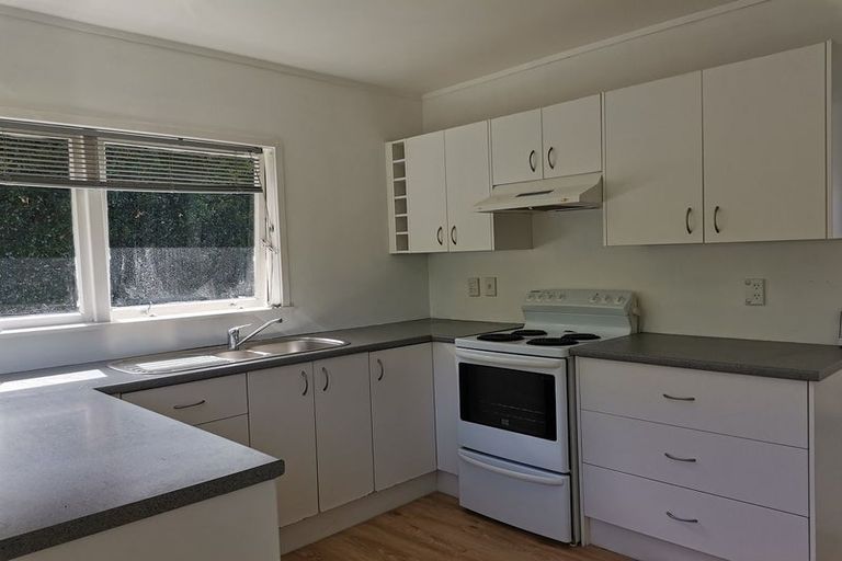 Photo of property in 2/51 Evelyn Place, Hillcrest, Auckland, 0627