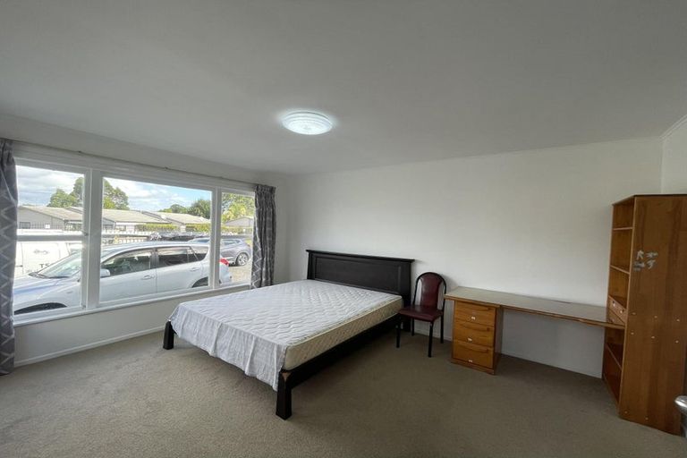 Photo of property in 11 Edgewater Drive, Pakuranga, Auckland, 2010