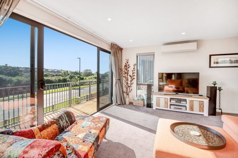 Photo of property in 42 Arran Point Parade, Orewa, 0931