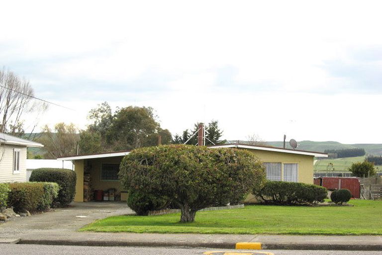 Photo of property in 110 Racecourse Road, Waipukurau, 4200