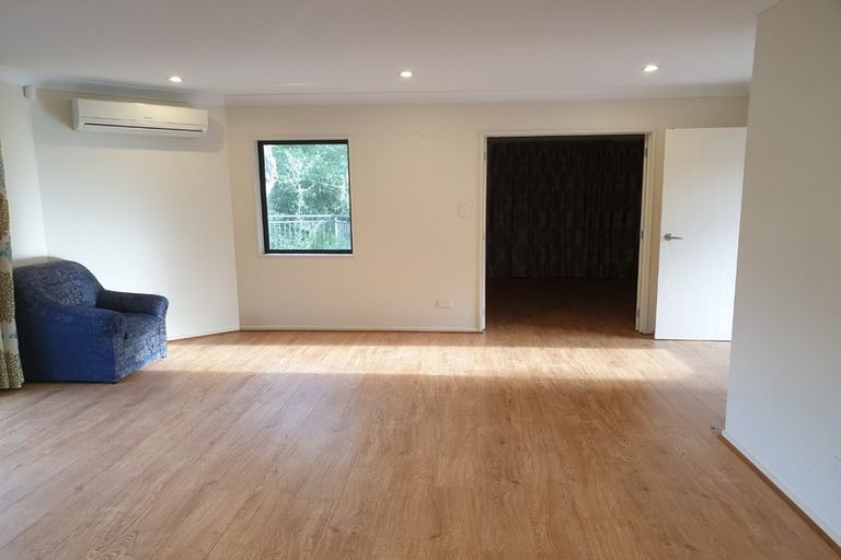 Photo of property in 28 Lomas Way, Albany, Auckland, 0632
