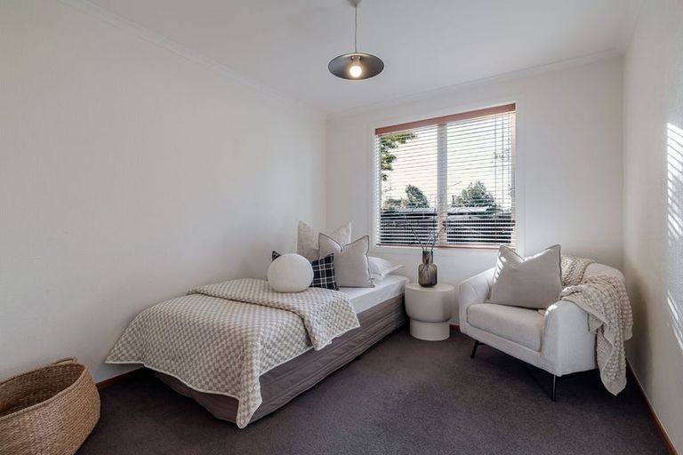 Photo of property in 19 Ruamahanga Crescent, Terrace End, Palmerston North, 4410