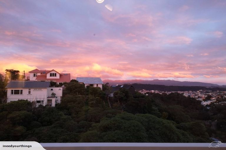 Photo of property in 29a Harbour View Road, Northland, Wellington, 6012