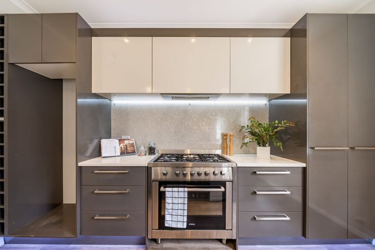 Photo of property in 2 Wood Street, Wallaceville, Upper Hutt, 5018