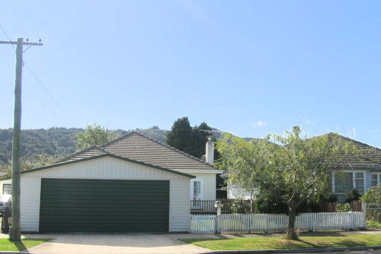Photo of property in 23 Kowhai Avenue, Ebdentown, Upper Hutt, 5018