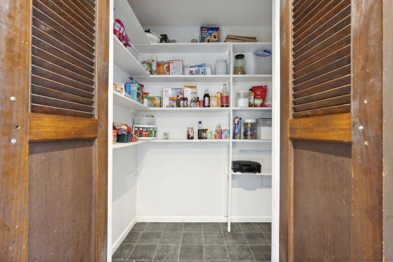 Photo of property in 414 Stokes Valley Road, Stokes Valley, Lower Hutt, 5019