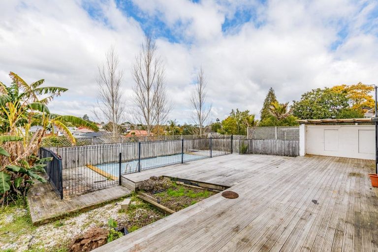Photo of property in 33 Meadowvale Avenue, Forrest Hill, Auckland, 0620