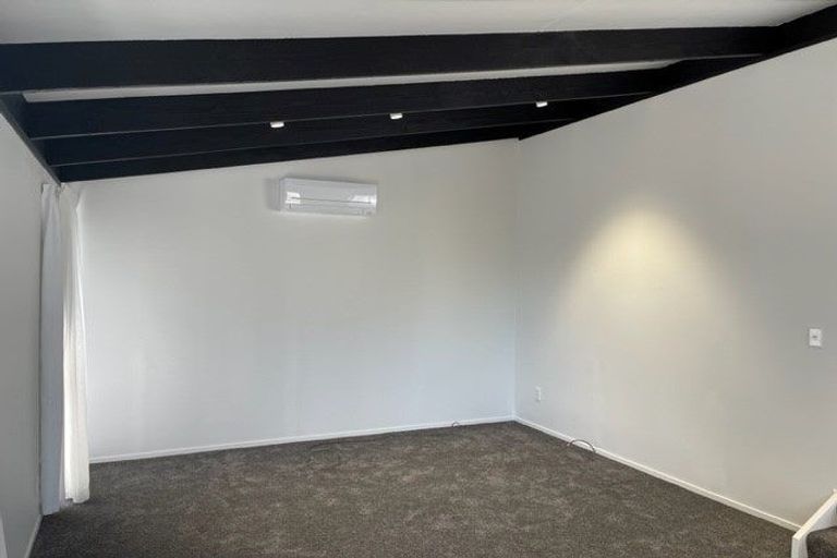 Photo of property in 6 Andros Place, Unsworth Heights, Auckland, 0632