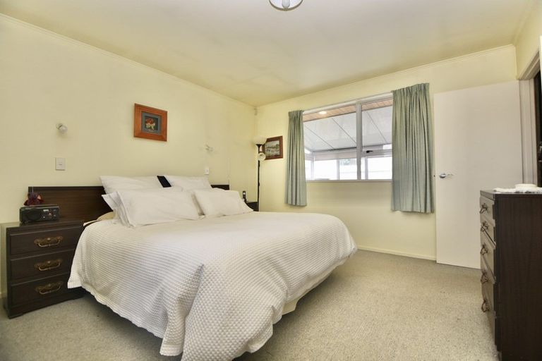 Photo of property in 15 Charles Street, Carterton, 5713