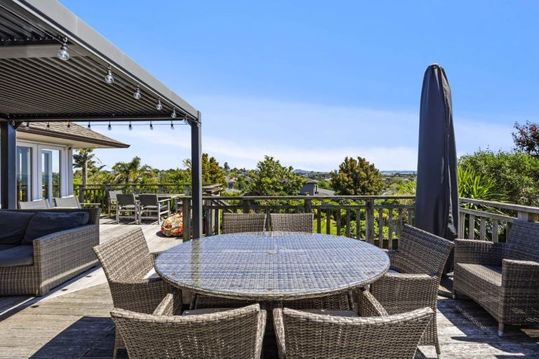 Photo of property in 4 Mellons Bay Road, Howick, Auckland, 2014