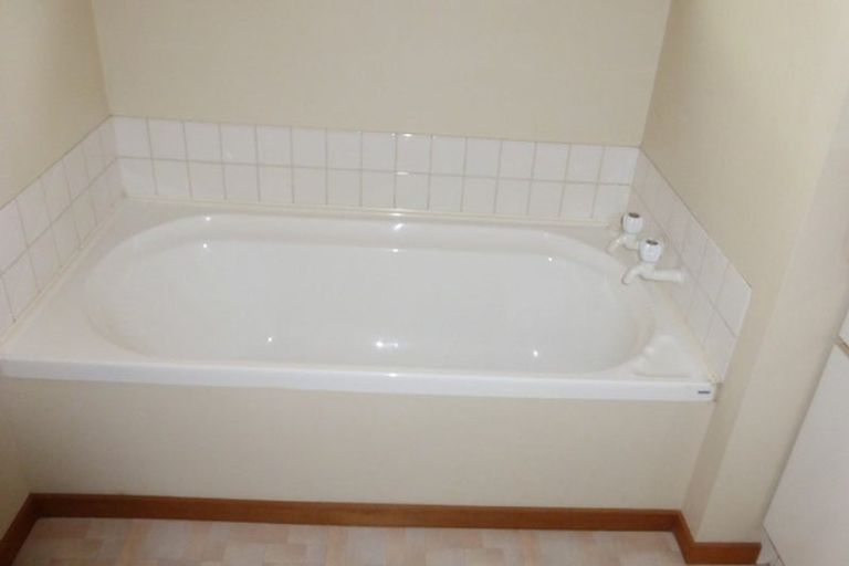 Photo of property in 4 Fuchsia Place, Halswell, Christchurch, 8025