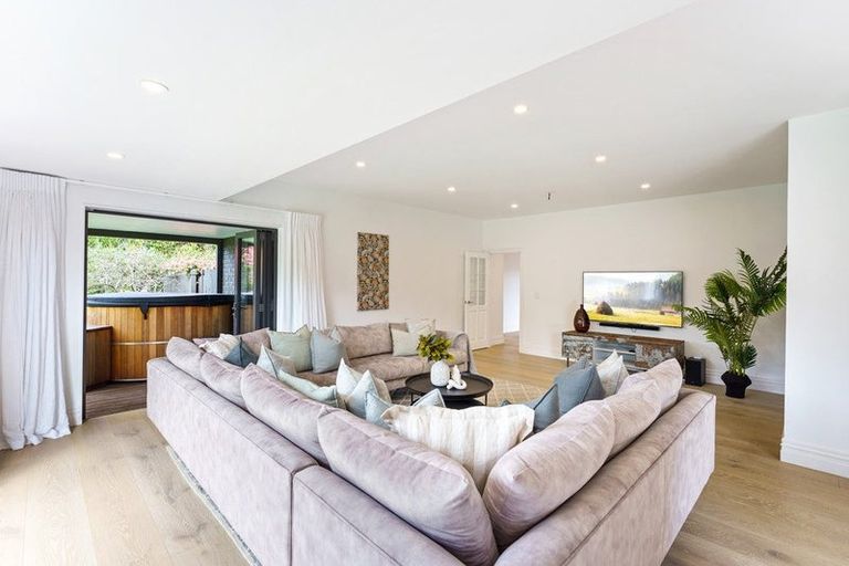 Photo of property in 5 Lavinia Grove, Waikanae Beach, Waikanae, 5036