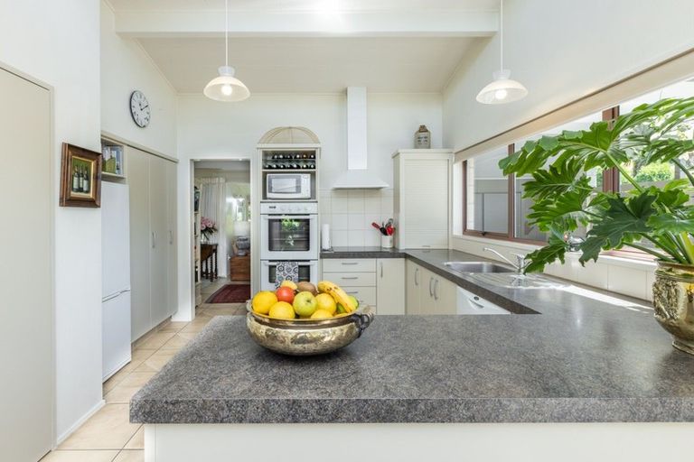 Photo of property in 72 Puketapu Road, Taradale, Napier, 4112