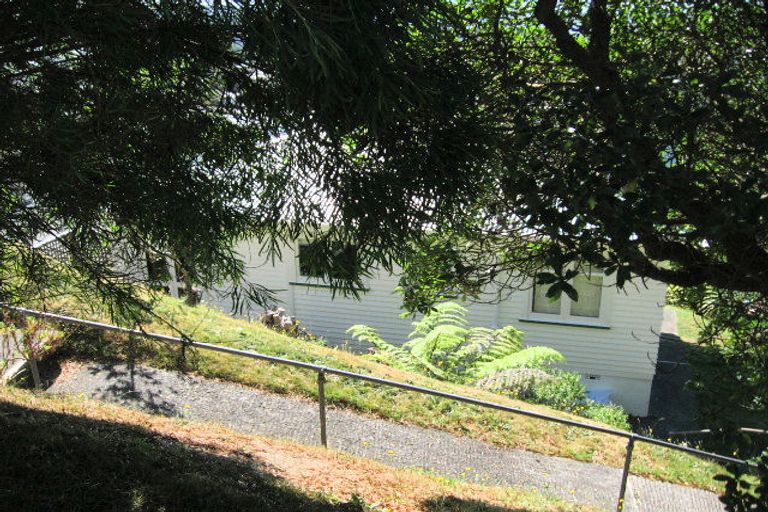 Photo of property in 143 The Ridgeway, Mornington, Wellington, 6021