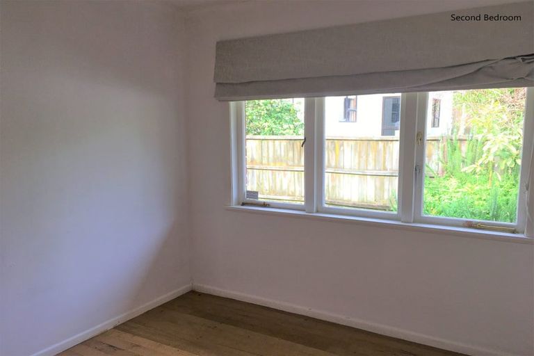 Photo of property in 3/10a Fenwick Avenue, Milford, Auckland, 0620