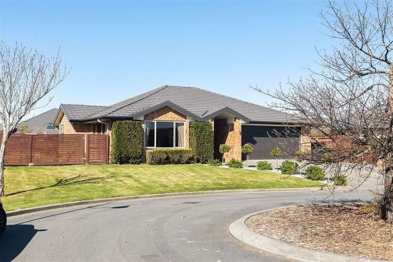Photo of property in 16 Teagarden Close, Mairehau, Christchurch, 8052