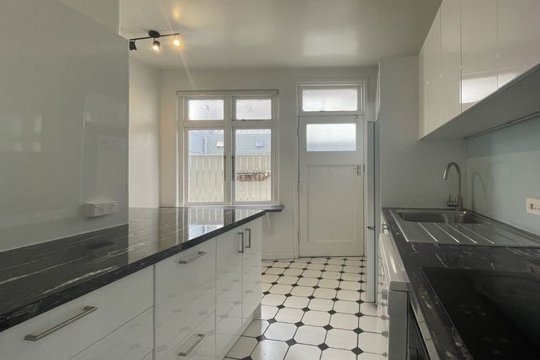 Photo of property in Hobson Flats, 1/1 Hobson Street, Pipitea, Wellington, 6011