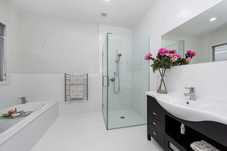 Photo of property in 6 The Esplanade, Huntington, Hamilton, 3210