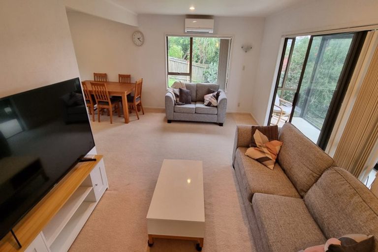 Photo of property in 2/3 Oaktree Avenue, Browns Bay, Auckland, 0630