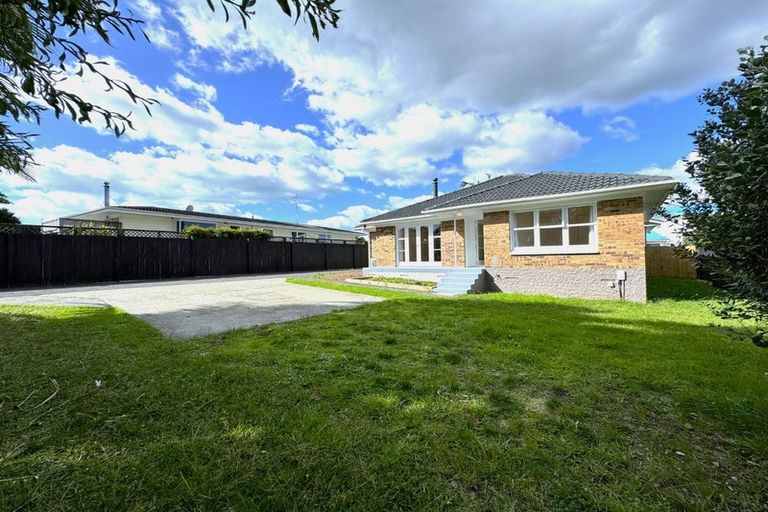 Photo of property in 23 Megan Avenue, Pakuranga Heights, Auckland, 2010