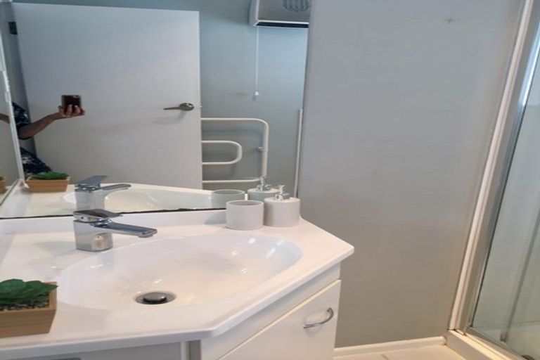 Photo of property in 15 Larkins Street, Helensburgh, Dunedin, 9010