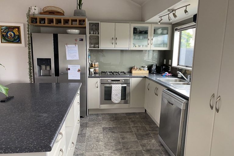 Photo of property in 9 Esmeralda Street, Welcome Bay, Tauranga, 3112