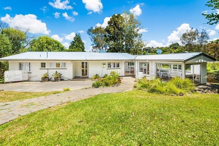 Photo of property in 1/42 Woodlands Crescent, Browns Bay, Auckland, 0630