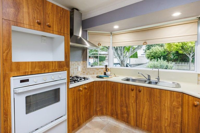 Photo of property in 9 Churchill Avenue, Hokowhitu, Palmerston North, 4410