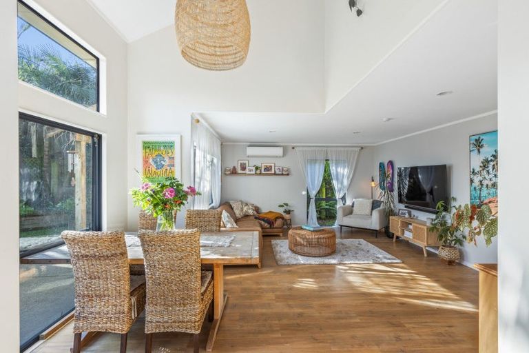 Photo of property in 2/67 Donald Street, Stanmore Bay, Whangaparaoa, 0932