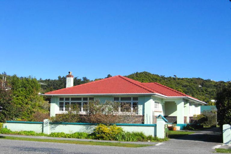 Photo of property in 44 Marlborough Street, Greymouth, 7805
