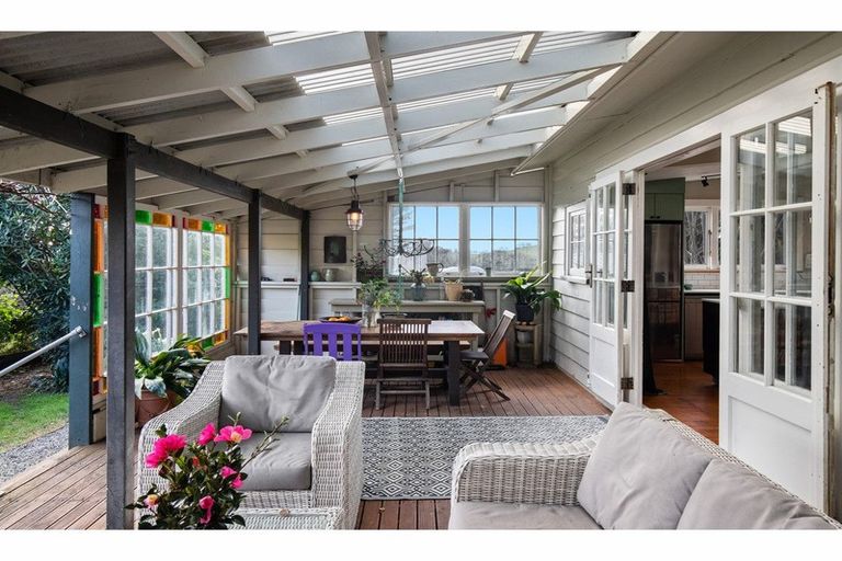 Photo of property in 404 Awhitu Central Road, Awhitu, Waiuku, 2684