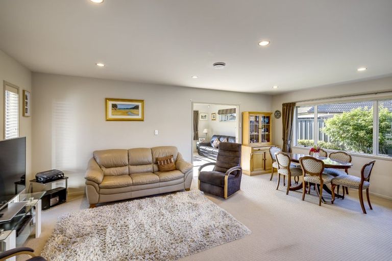 Photo of property in 10 Milford Place, Poraiti, Napier, 4112