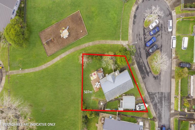 Photo of property in 12 Tilbrook Place, Papakura, 2110