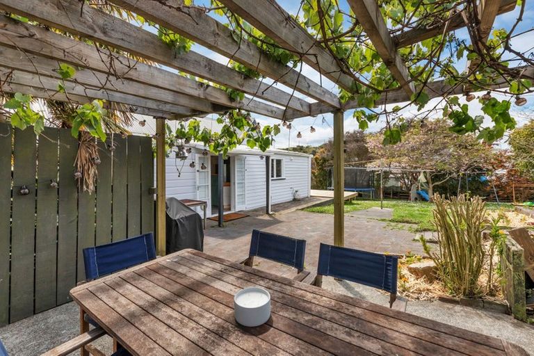 Photo of property in 1 Buchanan Street, Hikurangi, 0114