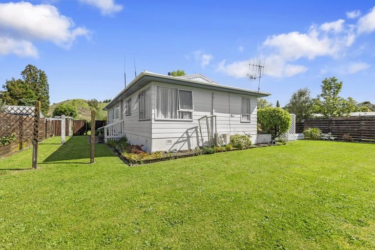 Photo of property in 33 Ryder Place, Kawerau, 3127