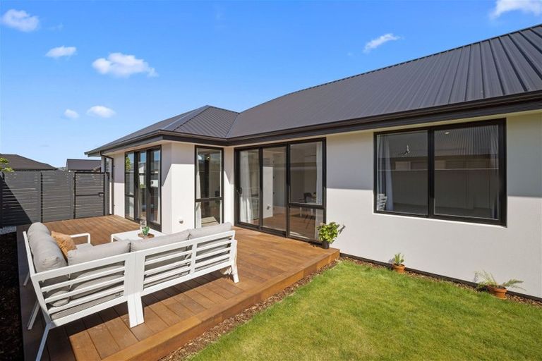 Photo of property in 35 Whitburn Avenue, Halswell, Christchurch, 8025