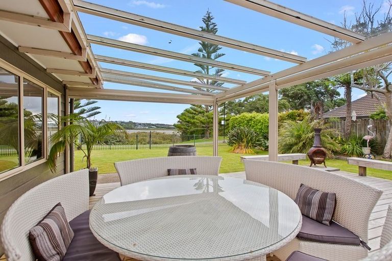 Photo of property in 24 Settlers Grove, Orewa, 0931