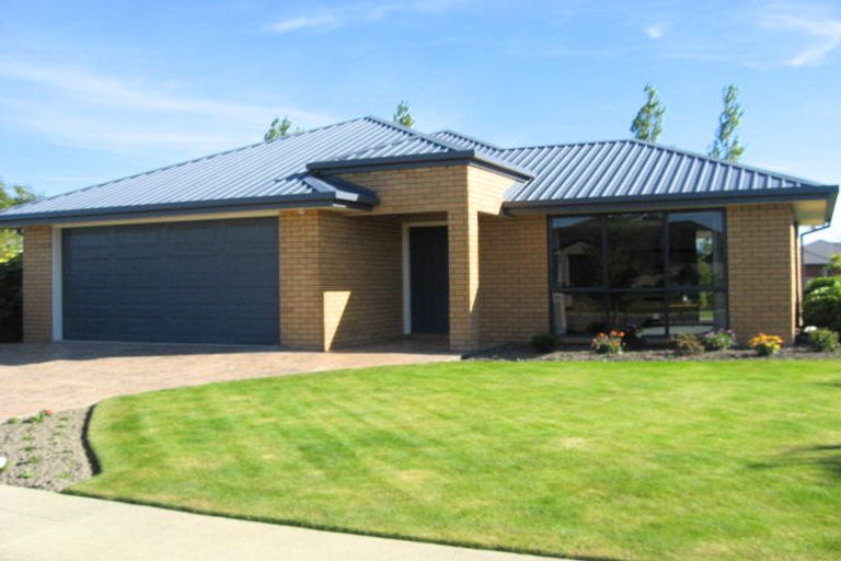 Photo of property in 16 Baltic Place, Northwood, Christchurch, 8051
