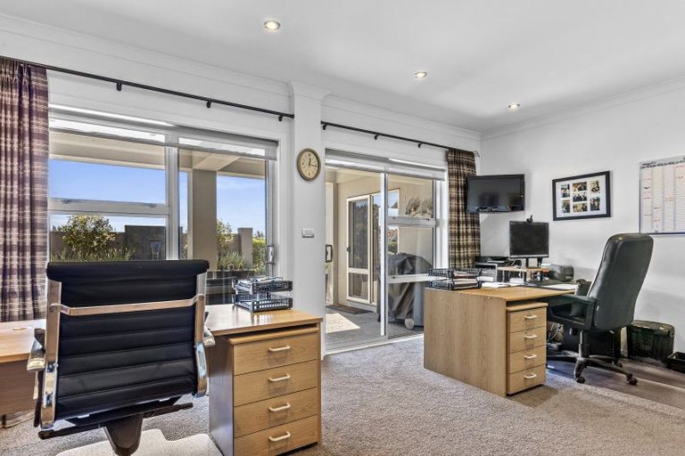 Photo of property in 20 Mapleham Drive, Pegasus, 7612