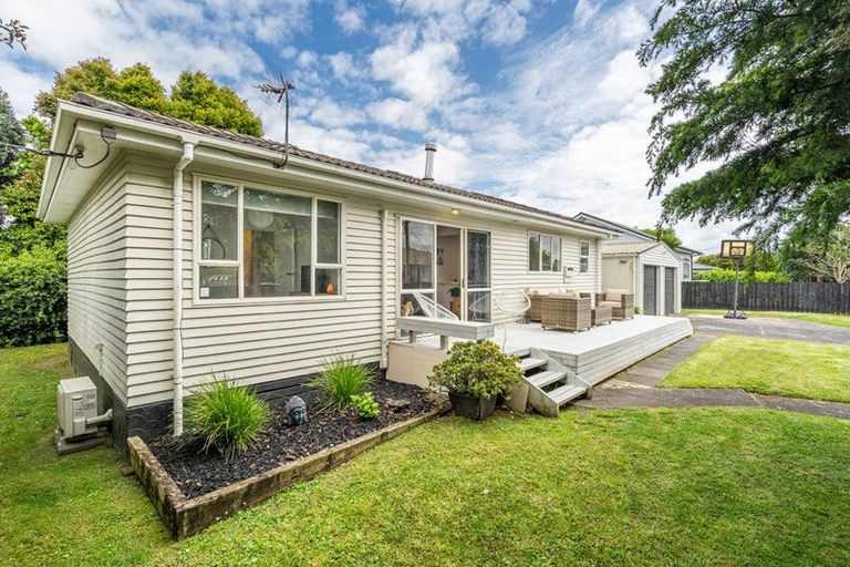 Photo of property in 2a Helga Crescent, Te Atatu Peninsula, Auckland, 0610