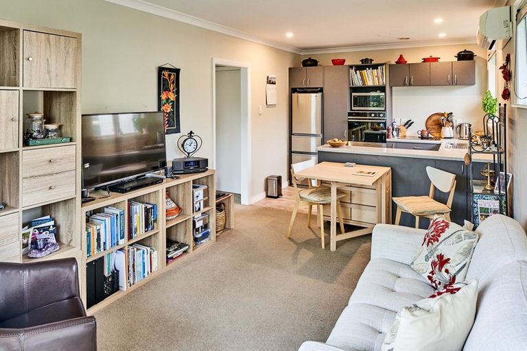 Photo of property in 8/238 Muritai Road, Eastbourne, Lower Hutt, 5013