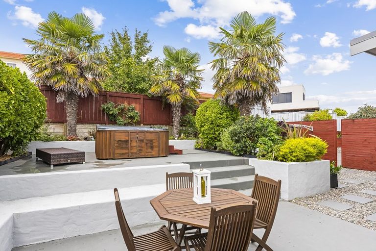 Photo of property in 12 Millennium Hill, Paraparaumu, 5032