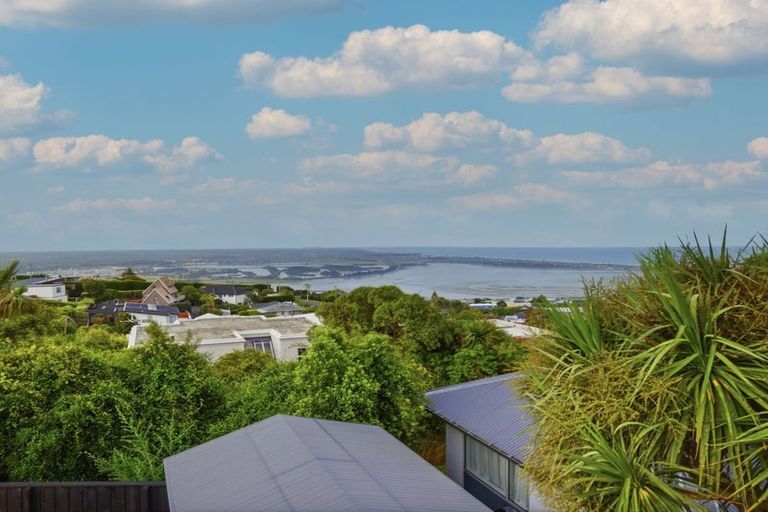 Photo of property in 5b Madeley Road, Mount Pleasant, Christchurch, 8081