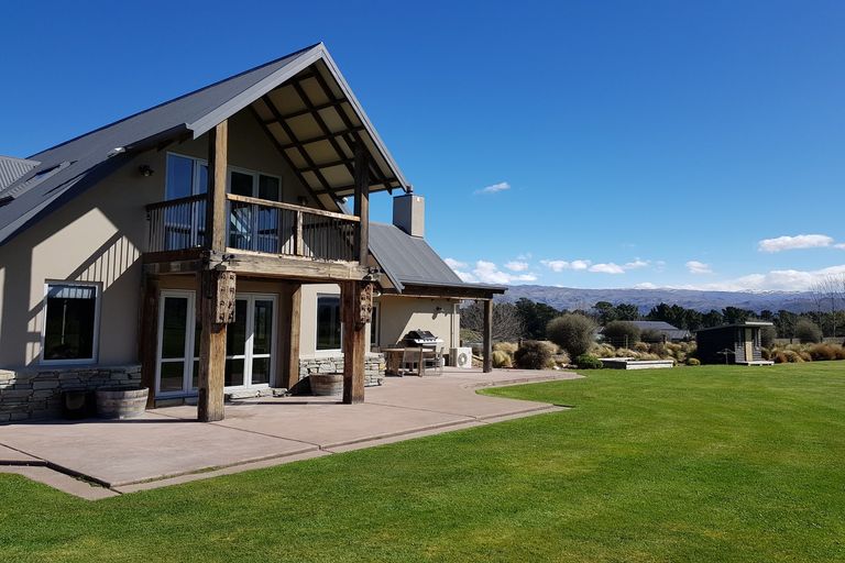 Photo of property in 380 Letts Gully Road, Letts Gully, Alexandra, 9393