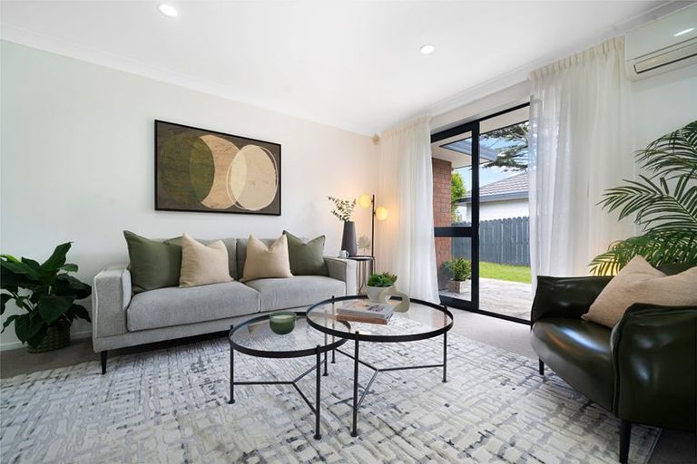 Photo of property in 8 Coupland Court, Glendene, Auckland, 0602