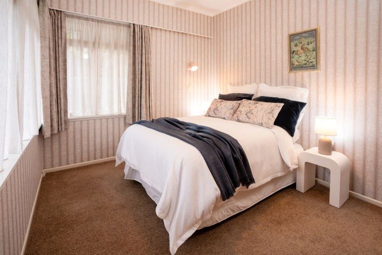 Photo of property in 72 Severn Street, Island Bay, Wellington, 6023