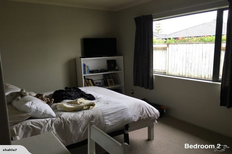 Photo of property in 4 Johnstone Drive, Fitzherbert, Palmerston North, 4410